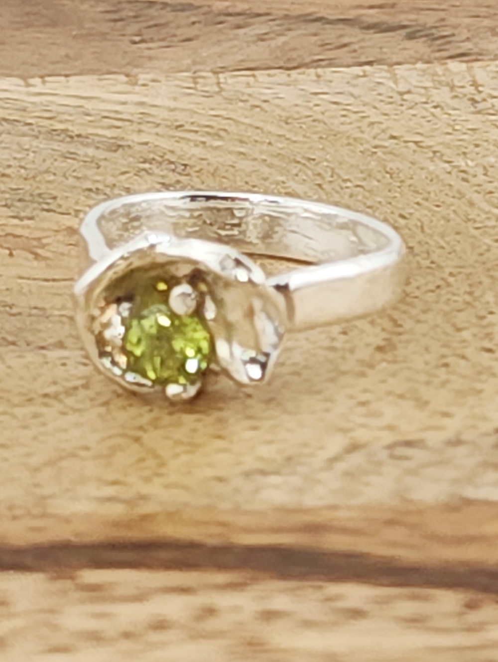 PERIDOT CRYSTAL ORGANIC RING HANDMADE IN STERLING SILVER SIZE 7 - Picture 10 of 13